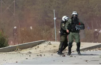 Με εντολή Μητσοτάκη αποσύρονται οι δυνάμεις των ΜΑΤ από Λέσβο - Χίο