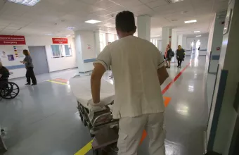 Κορωνοϊός: Επτά νέα κρούσματα – 73 συνολικά – Δεν κλείνουν τα σχολεία – Όλα τα νέα μέτρα