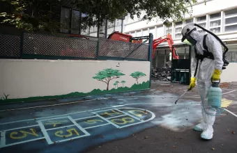 Γαλλία-κορωνοϊός: Περίπου 120 σχολεία έκλεισαν στη χώρα λόγω του ιού