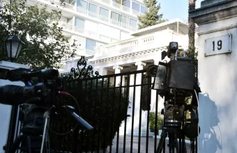 Μαξίμου για ένταξη στην ποσοτική χαλάρωση:  Ο Μητσοτάκης έκανε ότι δεν έκανε ο Τσίπρας