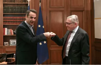 Μητσοτάκης - Ρέγκλινγκ: Συζήτησαν για την επιτυχημένη εξέλιξη της πέμπτης αξιολόγησης