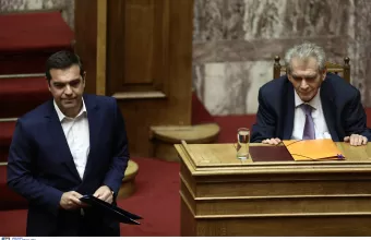 Τιμή και δόξα στους κουκουλοφόρους…