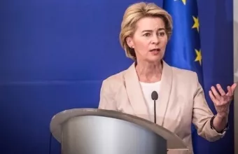 Spiegel: Το δράμα με τα εμβόλια - H EE αγόρασε λιγότερα εμβόλια από όσα χρειάζονται οι 27 