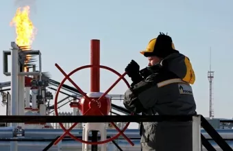 «Άλμα» στις τιμές αερίου και πετρελαίου μετά τις ανακοινώσεις Φον ντερ Λάιεν για εμπάργκο 