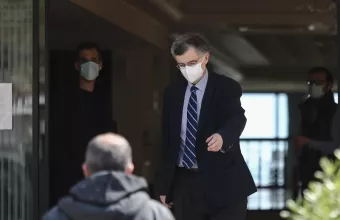 Κορωνοϊός: Στο γηροκομείο Νέας Μάκρης ο Σωτήρης Τσιόδρας (pics, vid)