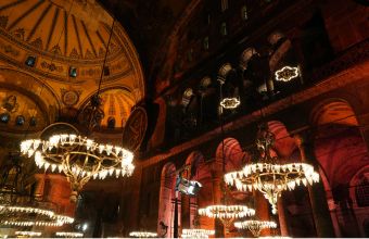 Εκπρόσωπος Ερντογάν: Ας γεμίσει το Μπλε Τζαμί και μετά βλέπουμε την Αγιά Σοφιά