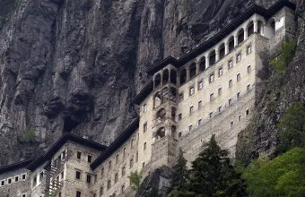 Τουρκία: Ολοκληρώνεται η αναστήλωση στο ιστορικό μοναστήρι Παναγία Σουμελά