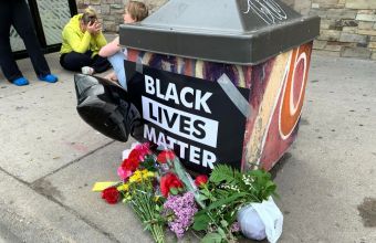 Δεύτερη υπόθεση «Φλόιντ» συγκλονίζει τις ΗΠΑ: Νεκρός 47χρονος μαύρος από πυρά αστυνομικού (video)