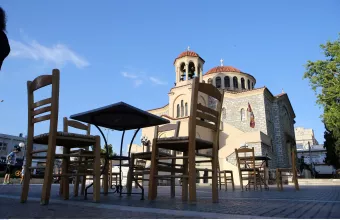 Έτσι θα ανοίξει η εστίαση και τα καφέ: Oι κανόνες για τραπεζοκαθίσματα και τα «τσουχτερά» πρόστιμα 