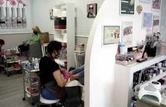 Κορωνοϊός - Πώς εξελίσσεται η πρώτη μέρα επιστροφής στη «νέα κανονικότητα»	