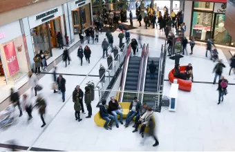 Συνεδριάζει η Επιτροπή των Λοιμωξιολόγων για άνοιγμα των Malls από τη Μεγάλη Δευτέρα