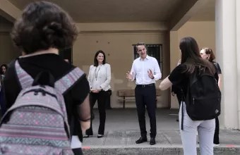 Την Κυριακή η κρίσιμη τηλεδιάσκεψη υπό τον Μητσοτάκη για τα δημοτικά 