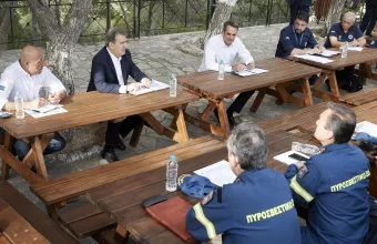 Μητσοτάκης σε Πυροσβεστική: Η αποφυγή συνωστισμού είναι ευθύνη των πολιτών 