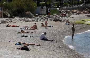 Μένουμε ασφαλείς... και στην παραλία - Το βίντεο της κυβέρνησης για τους λουόμενους