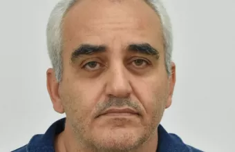 Προφυλακίστηκε ο γιατρός «μαϊμού» -Στη δημοσιότητα οι φωτογραφίες του