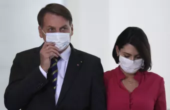 Θετικοί στον κορωνοϊό η σύζυγος του Μπολσονάρου και ένας υπουργός 