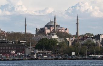 Τουρκία: Ξηλώθηκε και η ταμπέλα του μουσείου στην Αγία Σοφία - Τι σχεδιάζεται