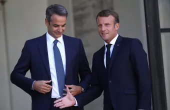 Συγχαρητήρια Μητσοτάκη σε Μακρόν-«Σημαντική νίκη για τη Γαλλία, την Ευρώπη, τη δημοκρατία»