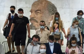 Η Ρωσία υπόσχεται εκατοντάδες χιλιάδες δόσεις εμβολίου κατά του Covid-19