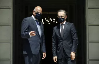Δένδιας σε Μάας: Διάλογος δεν υφίσταται υπό το καθεστώς των απειλών
