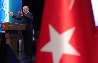 «Καμπανάκι» από Fitch για Τουρκία ενώ ο Ερντογάν αγοράζει S-400