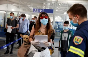 ΠΟΥ: Οι υφασμάτινες μάσκες αποτελεσματικές και στα μεταλλαγμένα στελέχη του κορωνοϊού