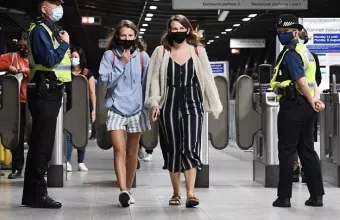 Κορωνοϊός: Τουλάχιστον 28.000.000 κρούσματα - Πάνω από 907.000 νεκροί παγκοσμίως