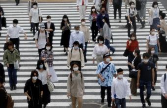 Ιαπωνία-κορωνοϊός: Το Τόκιο δεσμεύεται για την χορήγηση 17,2 δισ. στο πρόγραμμα εμβολιασμού του ΠΟΥ