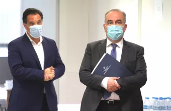 Δε θα συνοδεύσουν Μητσοτάκη Γεωργιάδης - Παπαθανάσης: Θα κάνουν τεστ για κορωνοϊό