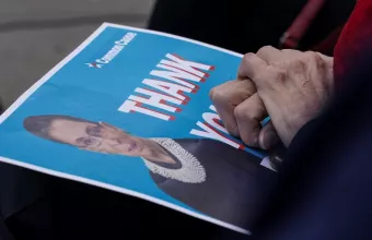ΗΠΑ: Σε λαϊκό προσκύνημα η σορός της Ρουθ Μπέιντερ Γκίνσμπεργκ