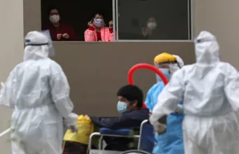 Παγκόσμιος συναγερμός για τον κορωνοϊό: Ρεκόρ με 2 εκατ. κρουσματα σε μια εβδομάδα