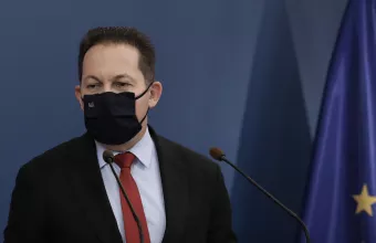 Πέτσας κατά Τσίπρα: Δεν άκουσε καν το μήνυμα Μητσοτάκη - Μόνος στο κομματικό του σπίτι