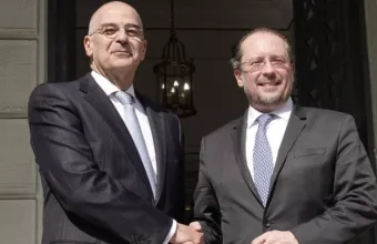 Τηλεφωνική επικοινωνία Δένδια με τον υπουργό Εξωτερικών της Αυστρίας για τη Μόρια