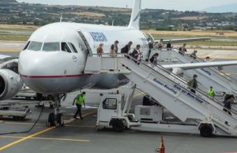 Μεθυσμένες τουρίστριες αναστάτωσαν αεροπλάνο