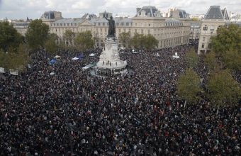 Γαλλία: Χιλιάδες πολίτες αποτίουν φόρο τιμής στην μνήμη του Σαμιέλ Πατί