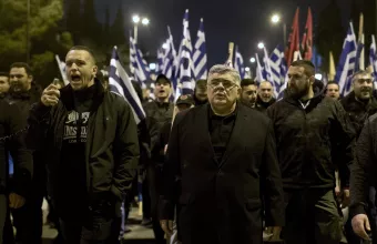 Guardian: Γιατί οι νεοναζί ηγέτες της Χρυσής Αυγής τη γλίτωναν για τόσο καιρό;