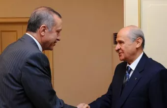 Spiegel: Ο Ερντογάν δημιουργεί τετελεσμένα- Όμηρος του Μπαχτσελί;