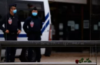 Ο δολοφόνος Γάλλου καθηγητή είχε στείλει sms σε γονέα που είχε εξοργιστεί με τα σκίτσα Μωάμεθ