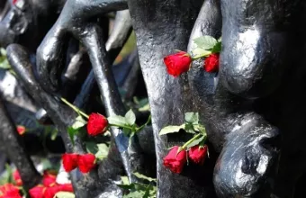 Αφιερώματα για την Ημέρα Μνήμης για τα θύματα του Ολοκαυτώματος