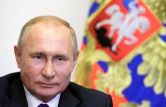 Πούτιν: «Tον βασιλιά τον κάνει η αυλή του»- Πώς χαρακτήρισε τον Μπάιντεν 