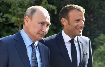 Μακρόν προς Πούτιν: Αδύνατο να πληρώσουμε σε ρούβλια για το ρωσικό φυσικό αέριο