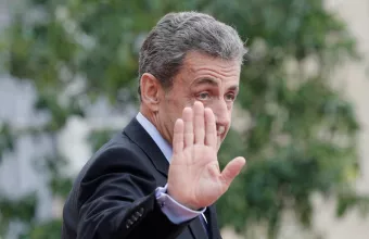 Νικολά Σαρκοζί: Ψηφίζω Μακρόν στον β' γύρο