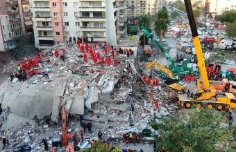 Στους 76 οι νεκροί από το σεισμό στη Σμύρνη