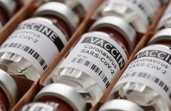 Γερμανία: Προετοιμασίες για μαζικούς εμβολιασμούς