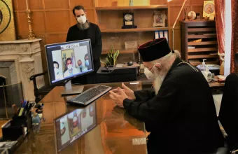 Ιερώνυμος σε γιατρούς: «Θα θυμόμαστε για πάντα όσα  προσφέρετε αυτή την δύσκολη περίοδο»