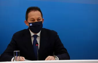 Πέτσας -κορωνοϊός: 300 χιλιάδες δόσεις εμβολίου σε Ελλάδα–150.000 θα εμβολιαστούν Ιανουάριο