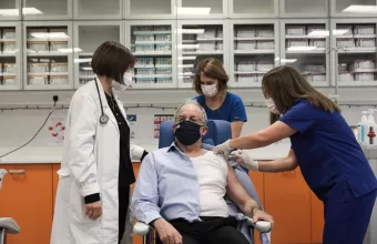 Πρόεδρος Βουλής για εμβολιασμούς: Κέρδισε η επιστήμη, η συνεργασία και η λογική