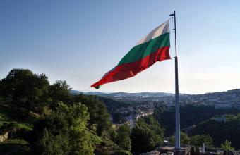 Βουλγαρία: Έντονη αντίδραση για κάψιμο της σημαίας της σε εκδηλώσεις στη Βόρεια Μακεδονία
