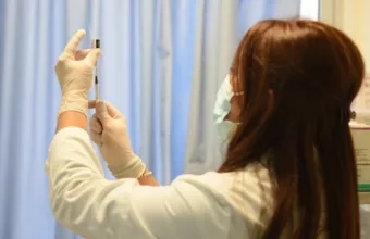 Εμβόλια Pfizer/Moderna: Πόσο προστατεύουν έναντι νοσηλείας και θανάτου - Νέα μελέτη
