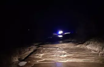 Θεσσαλονίκη: Κλειστοί δρόμοι λόγω έντονης βροχόπτωσης -Υπερχείλισε ο Γαλλικός ποταμός